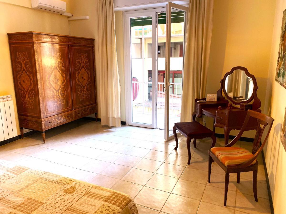 Ludovica Trilocale Centrale Con Posto Auto Sestri Levante Bagian luar foto